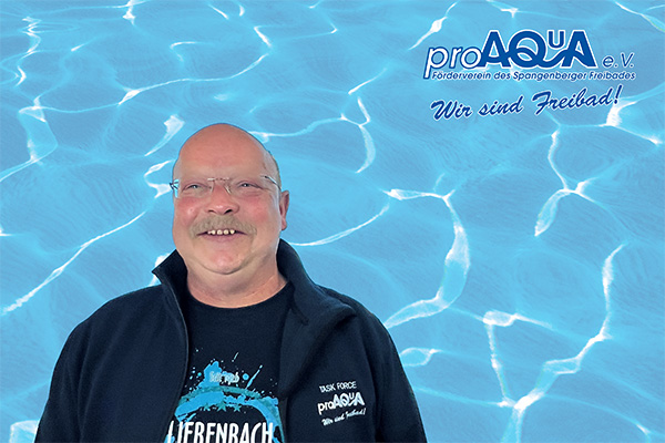 Porträt von Jann Siebert, Vorstandsmitglied des ProAqua Schwimmbads in Spangenberg.